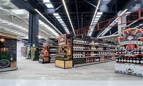 国外仓储超市空间设计