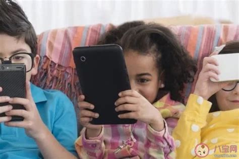 暑假孩子玩手机,聪明家长不担心,掌握3个原则,孩子可以随便玩|家长|手机|玩手机_新浪新闻