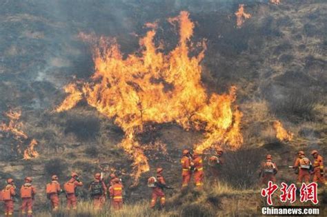 山西恒山发生火灾，扑救正在进行中_凤凰网视频_凤凰网