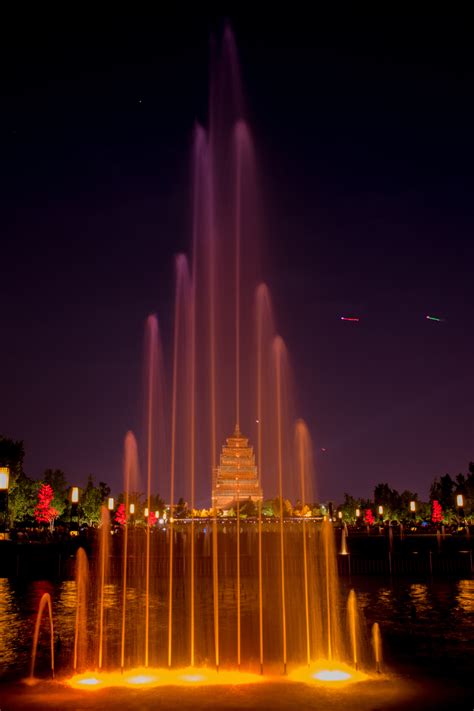 陕西西安必打卡景点—大雁塔音乐喷泉，也在使用金牛座万能支撑器 - 知乎