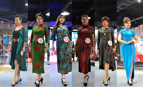 上世纪八十年代，台湾模特在北京表演时装秀，造型夸张很有创意|棒针衫|服装|滑雪衫_新浪新闻