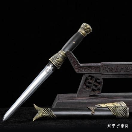 和越王勾践剑同时期的矛，为何不像越王勾践剑那样的出名 - 知乎