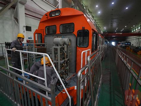 四川今年首批“资阳造”出口机车头在宜宾港发往泰国 - 区域 - 华西都市网新闻频道