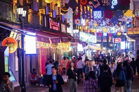 宁波老外滩获评“全国示范步行街”