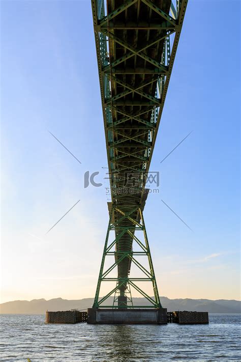 阿斯托利亚-梅格勒桥高清摄影大图-千库网