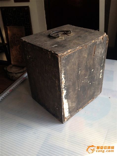 C4D破旧铜锁木箱子储物柜模型-菜鸟素材