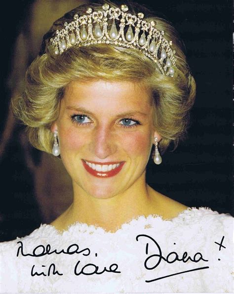 看完戴安娜王妃的照片，我对老公说，别送我钻石了！_时尚_环球网
