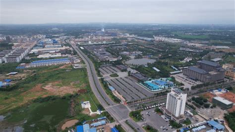 平南县工业园区管理委员会：打基础谋发展强服务 助推平南经济发展有量更有质-平南南网