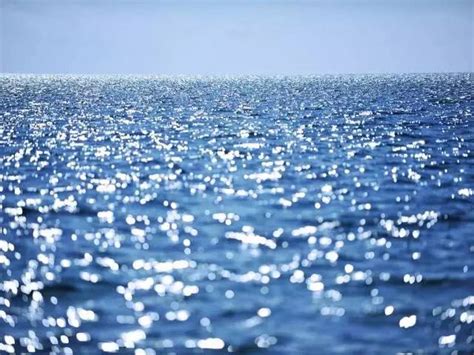 波光粼粼的水面高清图片下载-正版图片600350327-摄图网