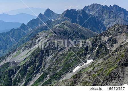 槍ヶ岳からの稜線と穂高連峰の写真素材 [46650567] - PIXTA