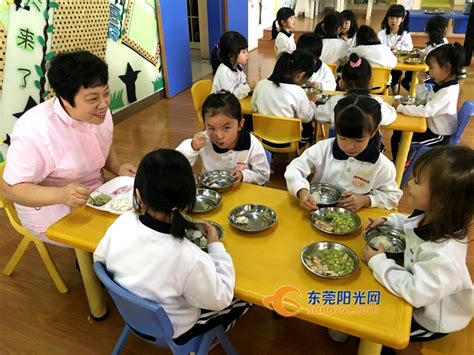 走进郑州市小学复学日|第一顿开学午餐 看看孩子吃了啥-大河网