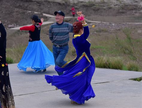 新疆舞蹈基本动作16个_新疆舞蹈视频大全_微信公众号文章