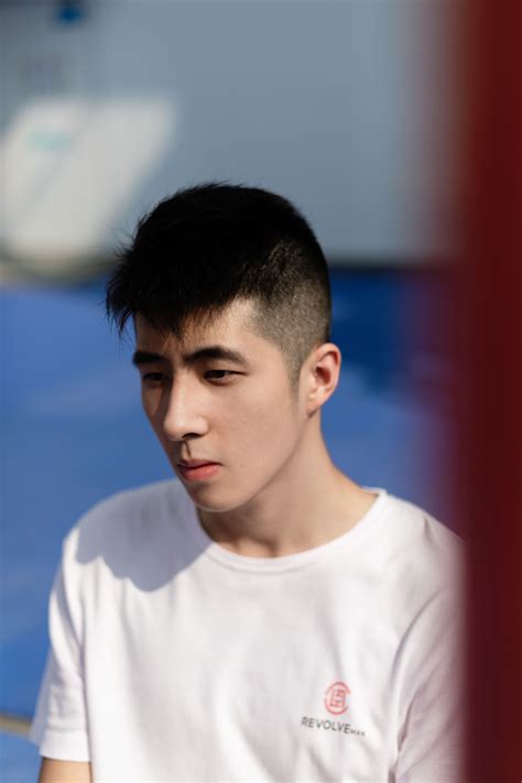 男