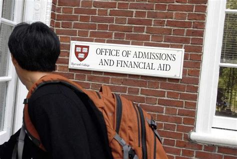 哈佛招生歧视事件新进展：同意交出学生申请及学籍资料，协助美国司法部调查！