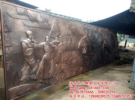 大型锻铜雕塑“礼仪之门”耸立于郑州-方圳雕塑厂