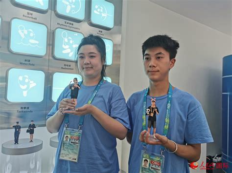 新兴的纪念品3D真人手办_中华网