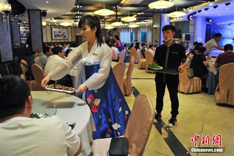 探访昆明的朝鲜餐厅 美女服务员能歌善舞(图) - 青岛新闻网