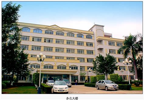 办公大楼-欢迎光临广州工商学院