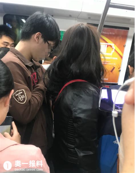 深圳地铁3号线，有一猥琐男老蹭女士_报料_民声汇_奥一报料_南都报系综合报料平台