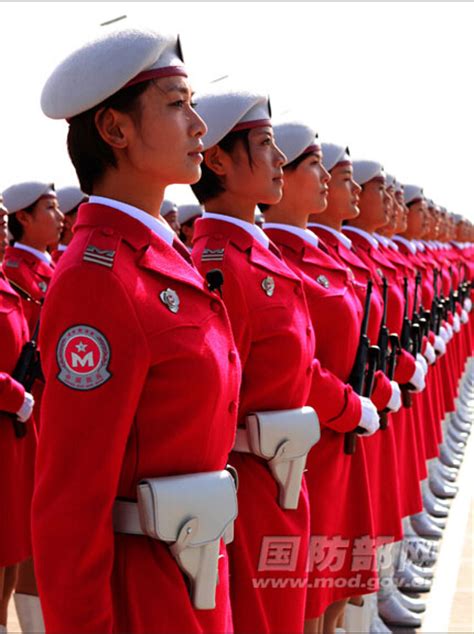 新中国国庆阅兵史上首次出现女将军