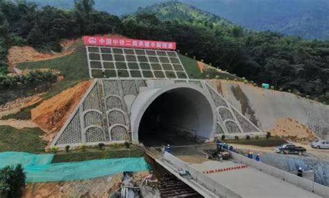 长度超18公里！华东地区最长高铁隧道今日全线贯通