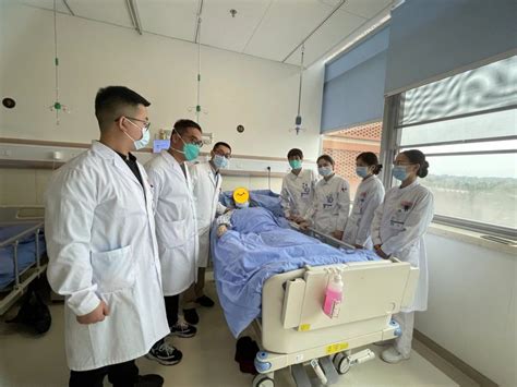 股骨颈骨折治疗新技术 “FNS”微创助力快速康复--江阴日报