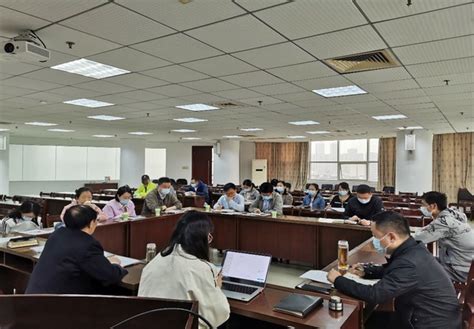 学校召开2022年湖北省教育厅教育改革发展专项课题申报研讨会