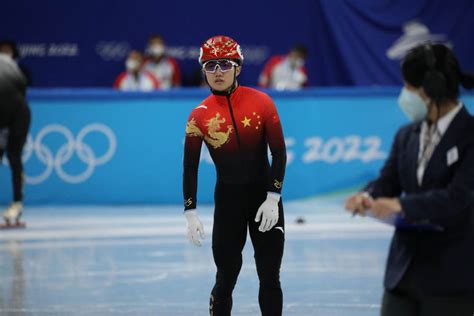 冬奥图集丨武大靖出战短道速滑男子500米半决赛_新体育网