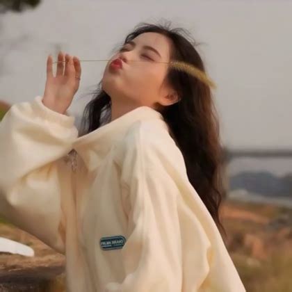头像温柔极致女生