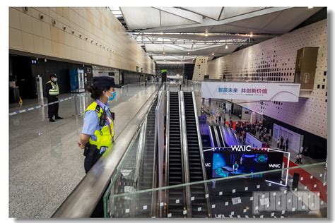 上海公安出入境临港大厅正式启用，新片区人才新政策一出台即可落地办理