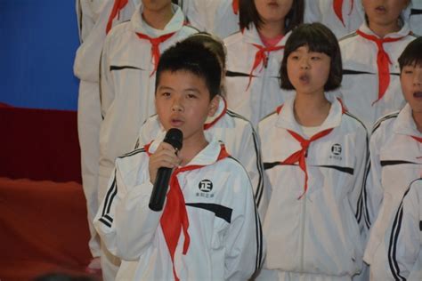 我校举行纪念“一二·九”运动85周年诗歌朗诵、歌咏比赛 - 四川省苍溪中学校