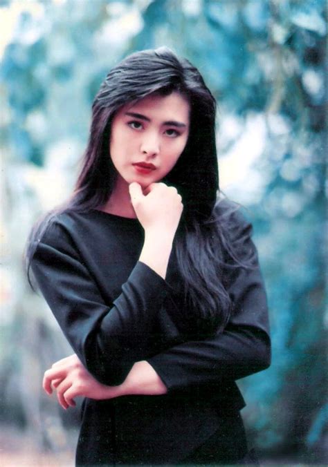 1986年上映，女神王祖贤最惨的一次，背上遭纹身