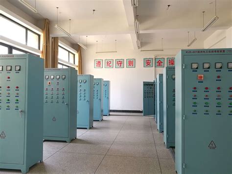 电工实训室-校园风光-鄂州电子科技学校