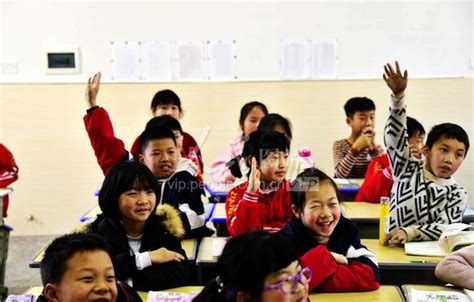 江西上饶：山村女教师倾心留守儿童教育-人民图片网