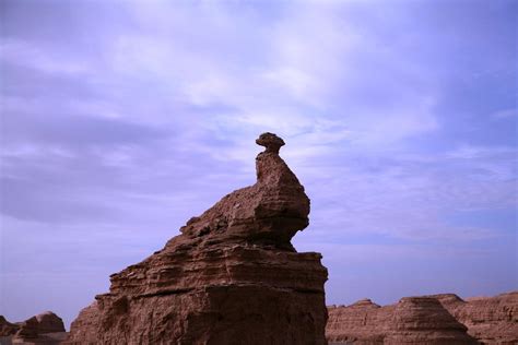 敦煌雅丹国家地质公园，俗称敦煌雅丹魔鬼城