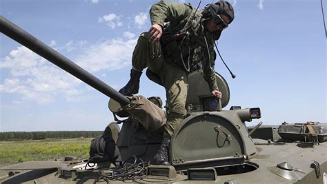 哈巴罗夫斯克地区俄军的电子战部队进行Leer-3电子战综合系统的训练|通信|电子战|哈巴罗夫斯克_新浪新闻