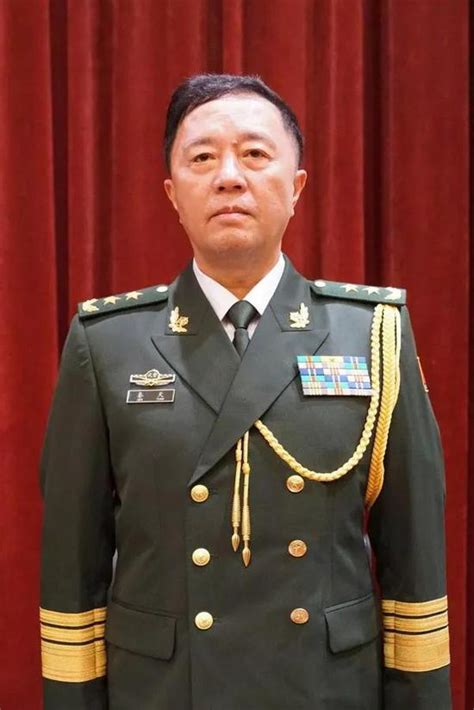 中国人民解放军现役军官服役条例图册_360百科
