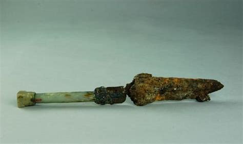 铁器时代开端的象征：玉柄铜芯铁剑