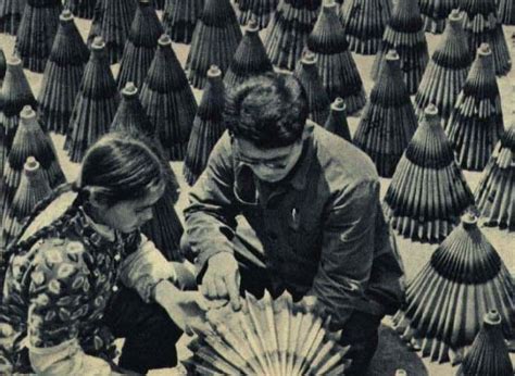 60年代淄博陶瓷生产场景的老照片