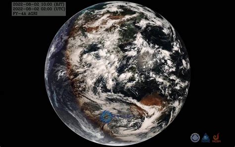 #台风轩岚诺# 卫星视角看日暮降临轩岚诺的... 来自中国气象爱好者 - 微博