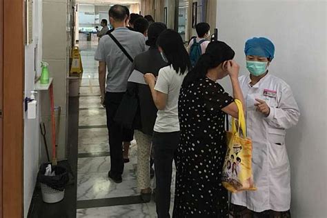 成都一医院六旬勤杂工感染艾滋病 卫生部门介入调查-千龙网·中国首都网