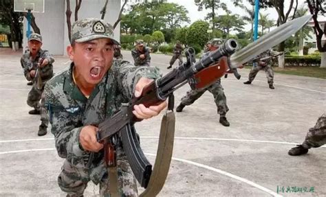 中国军队和韩国军队拼刺刀谁厉害？22岁班长一口气捅死8个韩国兵 - 知乎