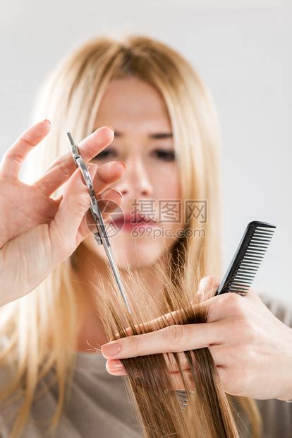 与头发剪机一起刮理发师的美高清图片下载-正版图片502656056-摄图网