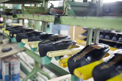 鞋厂手工制成的制品制鞋高清图片下载-正版图片507569640-摄图网