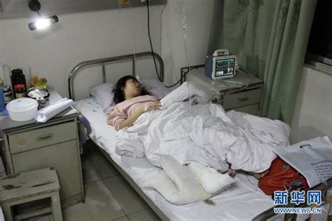组图：12岁女孩被困70小时截肢获救_新闻中心_新浪网