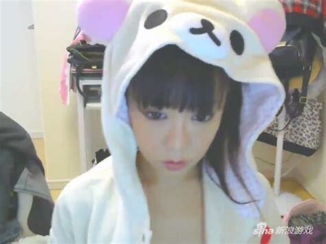日本美女主播穿女仆装直播，接下来的一幕让所有网友都惊呆_成功财经网