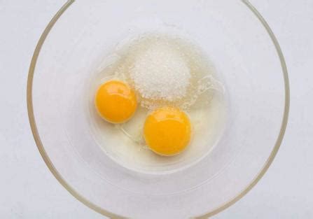 白糖和鸡蛋能一起吃吗（鸡蛋能和白糖一起吃吗）
