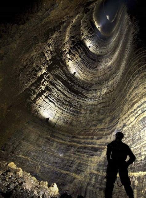 揭秘全球最深的洞穴：至今无人到达过洞底_手机凤凰网