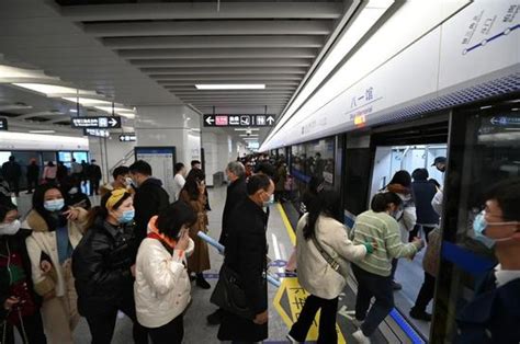 南昌地铁3号线开通运营 开通首日客运量11.08万人次_手机新浪网
