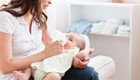 【世界母乳喂养周】世卫组织：如何知道宝宝含接姿势是否正确? 如何知道宝宝是否吃饱了?